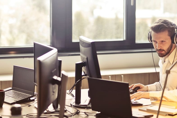 Is it Okay to Divert Business Calls to Voicemail