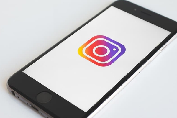 Should Pinterest or Instagram Be Part of My Marketing Mix
